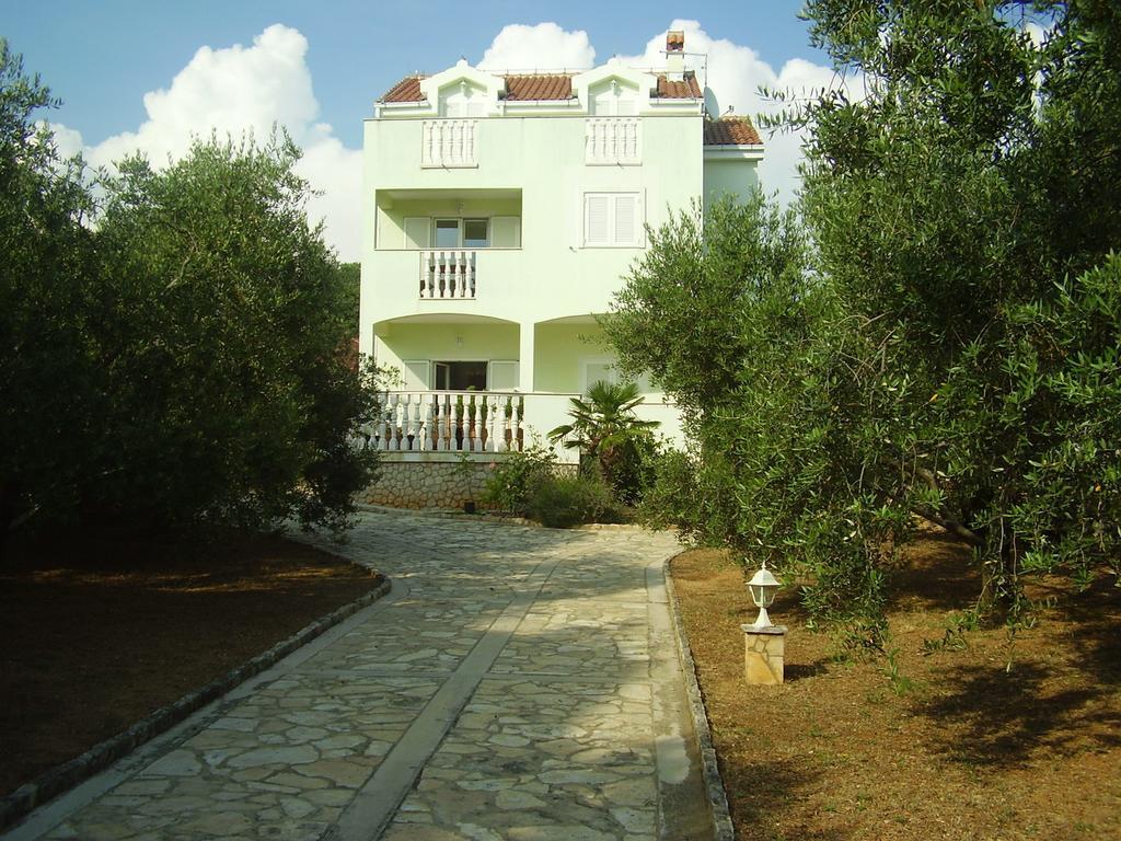 Apartments Andela Sveti Filip i Jakov Exterior photo